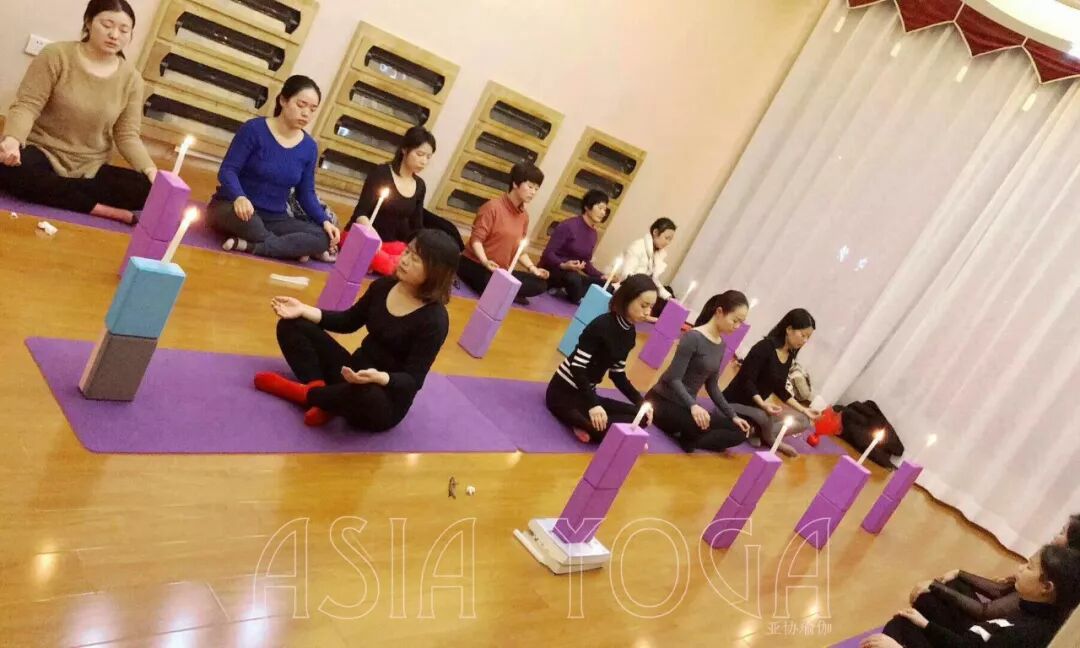 【瑜伽教练培训全日制班】12月3日亚协瑜伽初中高300小时瑜伽教练精进班于宝安店开班！