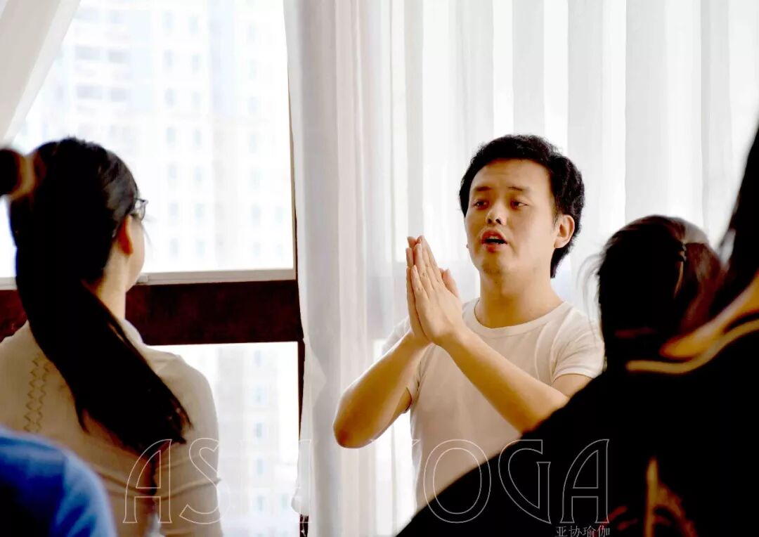 【哈他周末班】12月29日亚协瑜伽初中高200小时导培班中港城开班！