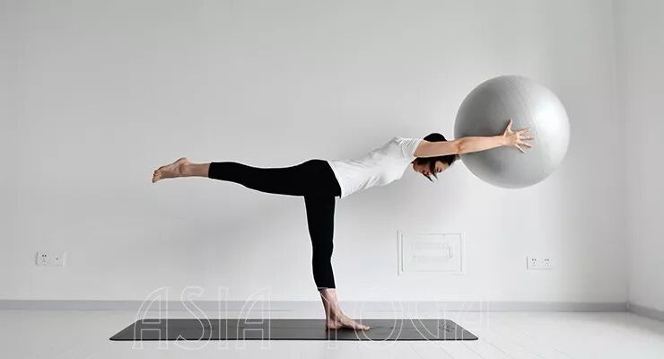 【特色提升课】巧用瑜伽球，「滚」出好身材！11月6日开班