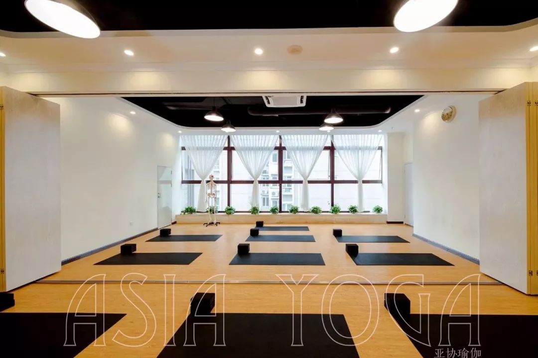 【瑜伽教練培訓晚班】12月20日亞協瑜伽教練初中高200小時培訓班于中港城開班！