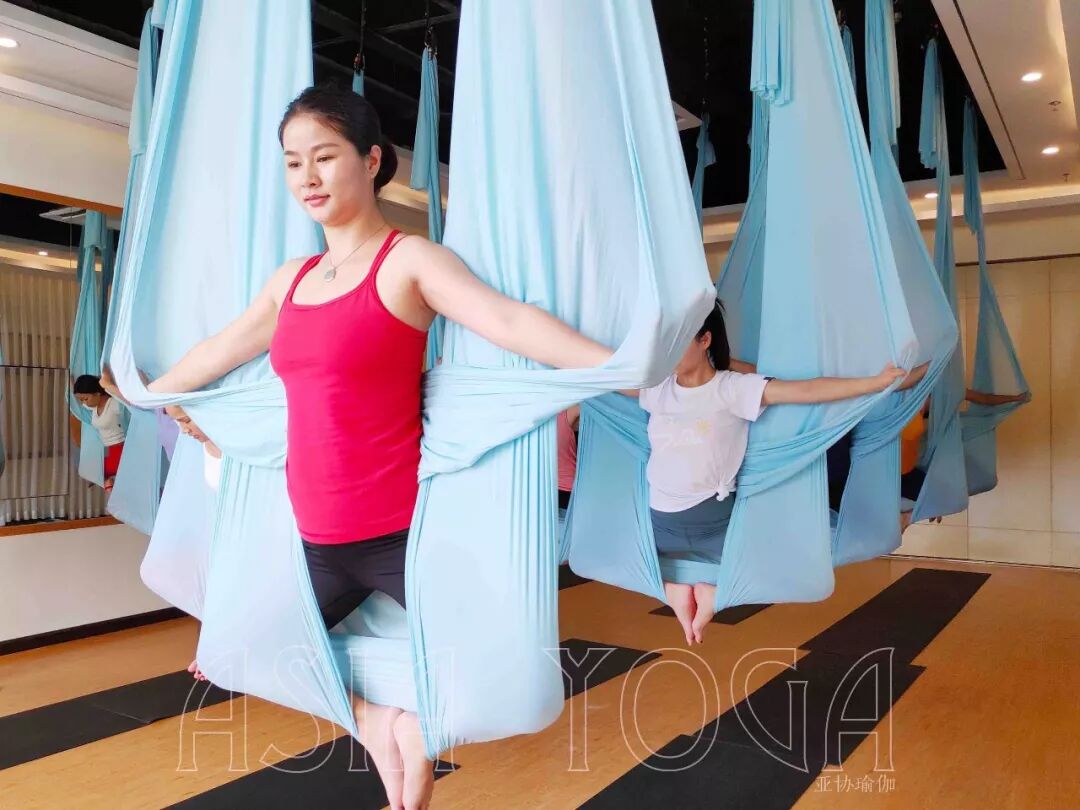 【空中瑜伽】11月27日开班！来一场说飞就飞的「飞行体验」