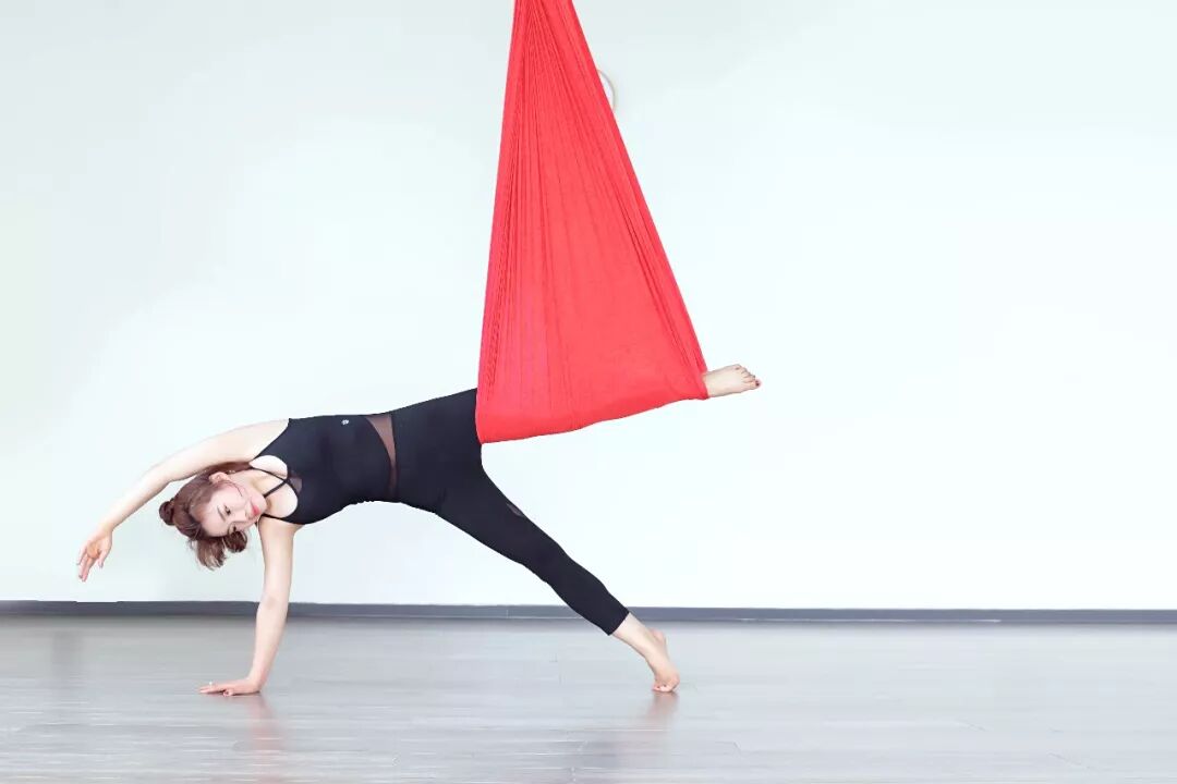 【空中瑜伽】11月27日开班！来一场说飞就飞的「飞行体验」