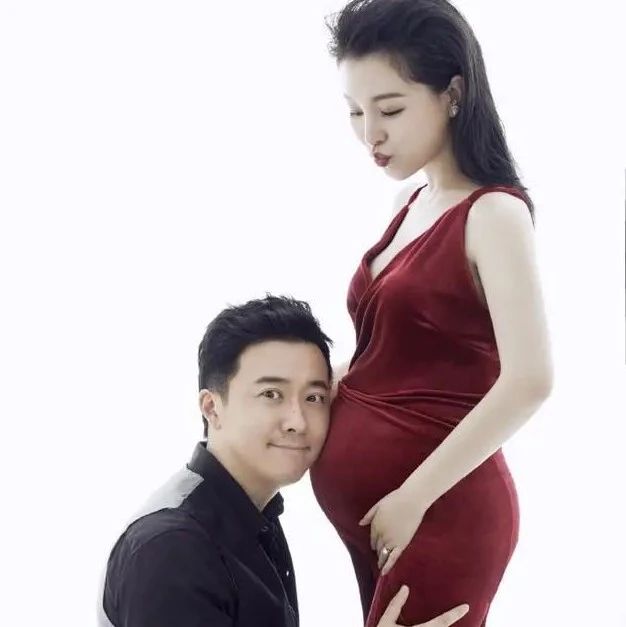 恭喜!刘雨鑫与《奇葩说》高庆一官宣结婚并怀孕
