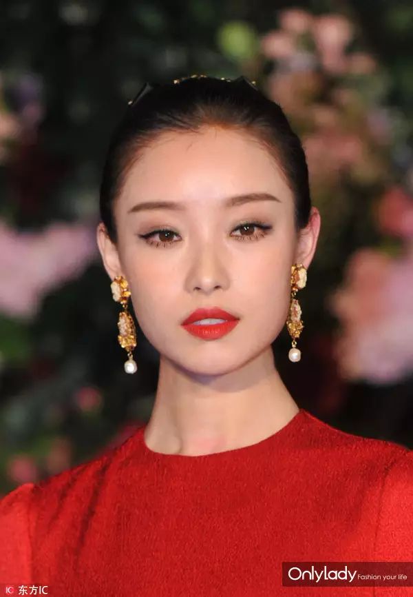 倪妮出席dolce gabbana vip晚宴高端大气的盘发非常适合偏正式的