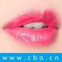 【CBO·国际】Rihanna 的粉底卖脱销,背后的秘诀是?