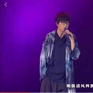 许嵩,有人说他是小众音乐,他回答:懂我的人不用多说