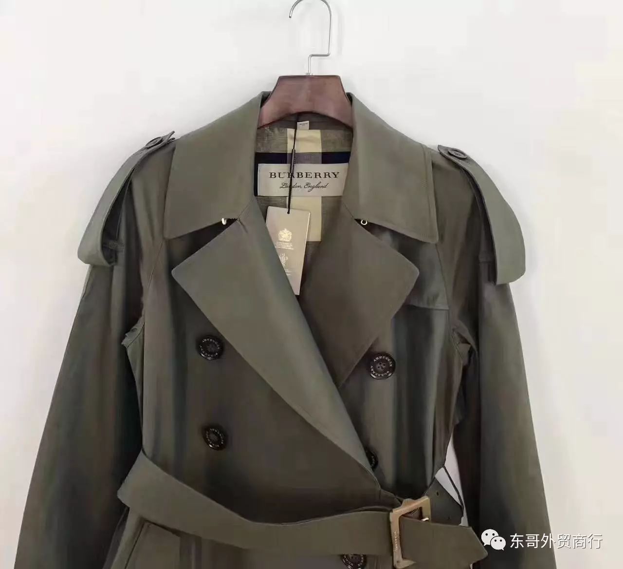 burberry 原单正品 17秋装新款爆款双排扣 trench 风衣,采用全新的