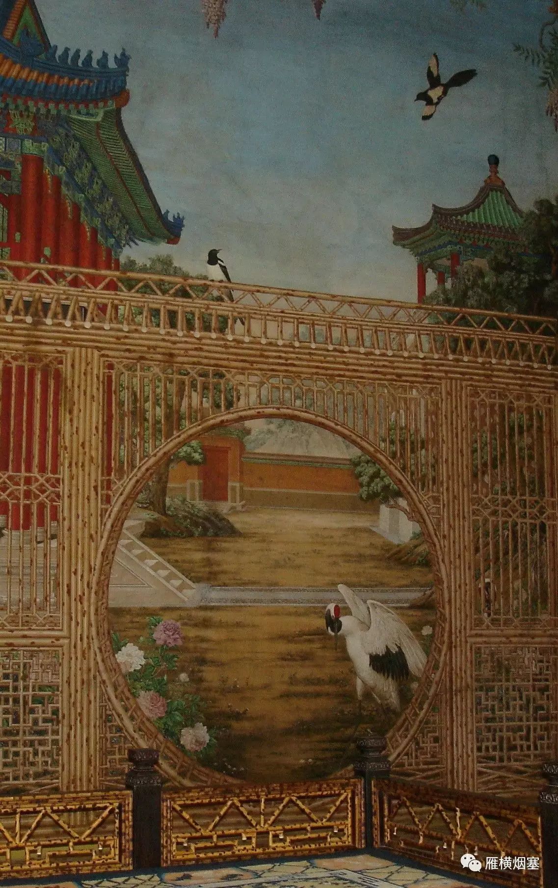 倦勤斋通景画局部----双喜临门:牡丹象征富贵,仙鹤象征长寿,故曰二喜