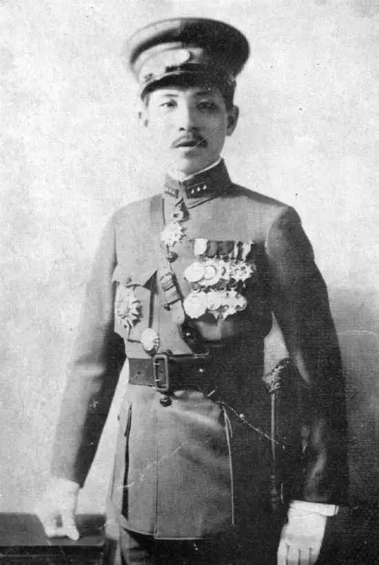 杜月笙：当年流氓真君子，今日君子真流氓