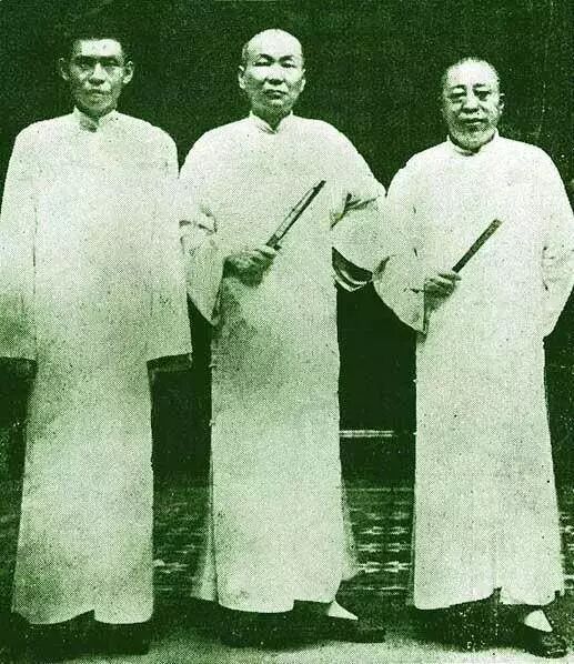 杜月笙：当年流氓真君子，今日君子真流氓