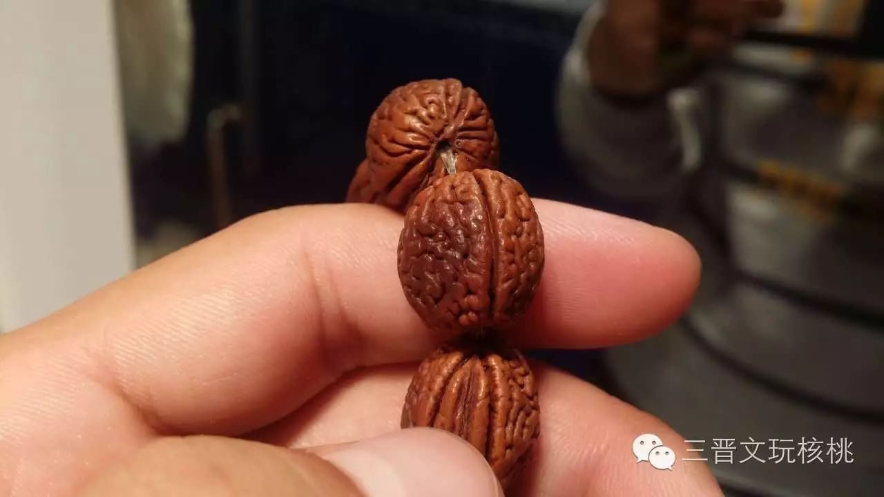 文玩核桃盘玩后出现花皮怎么办?