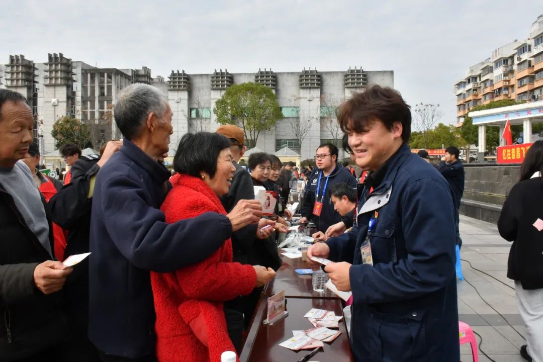 2025年3月1日学雷锋志愿者服务 李蓉摄（公开） (157).JPG