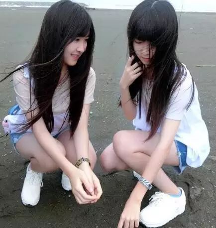 還記得曾經超紅的台灣雙胞胎姐妹花​Sandy&Mandy嗎？現在她們15歲，近照美得不行！ 網紅 第6張