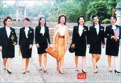 拍摄《公关小姐》时她和其他女演员到中国大酒店体验生活,从走路到