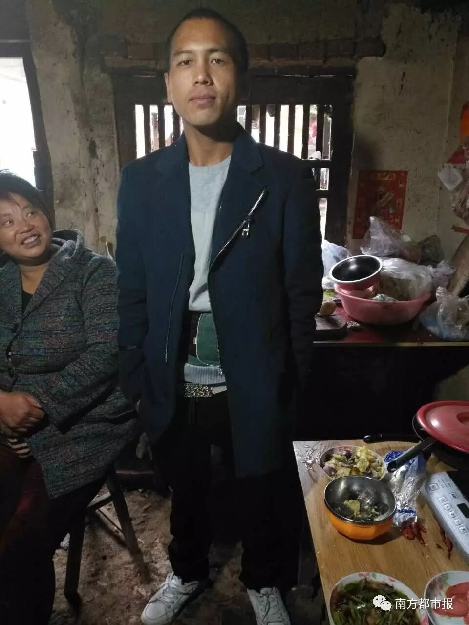 男子出海被索马里海盗劫持7年后终于回到家过年