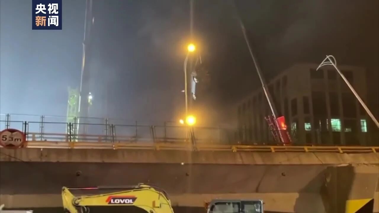 最新：无锡高架桥侧翻已致3死2伤，日照钢铁货物现身现场，曾造就9名山东富豪-1