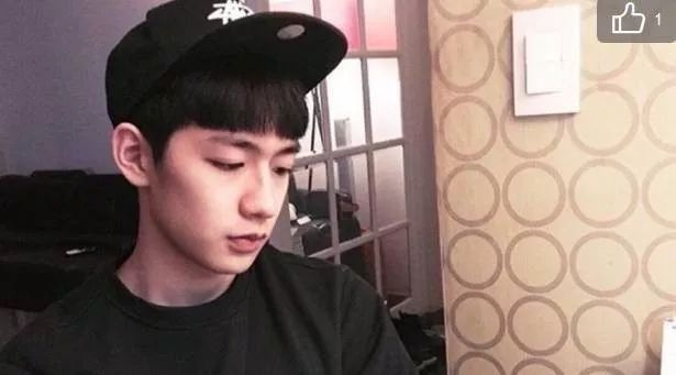 撞脸尼坤+李栋旭!20岁的韩国小哥帅爆网络!