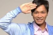 39岁演傻子称视帝,成名后娶了“红孩儿”,现54岁幸福美满