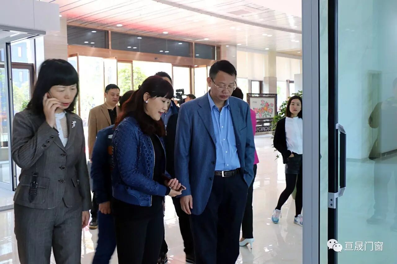 长沙市政协主席文树勋视察民建会员企业湖南亘晟门窗有限公司