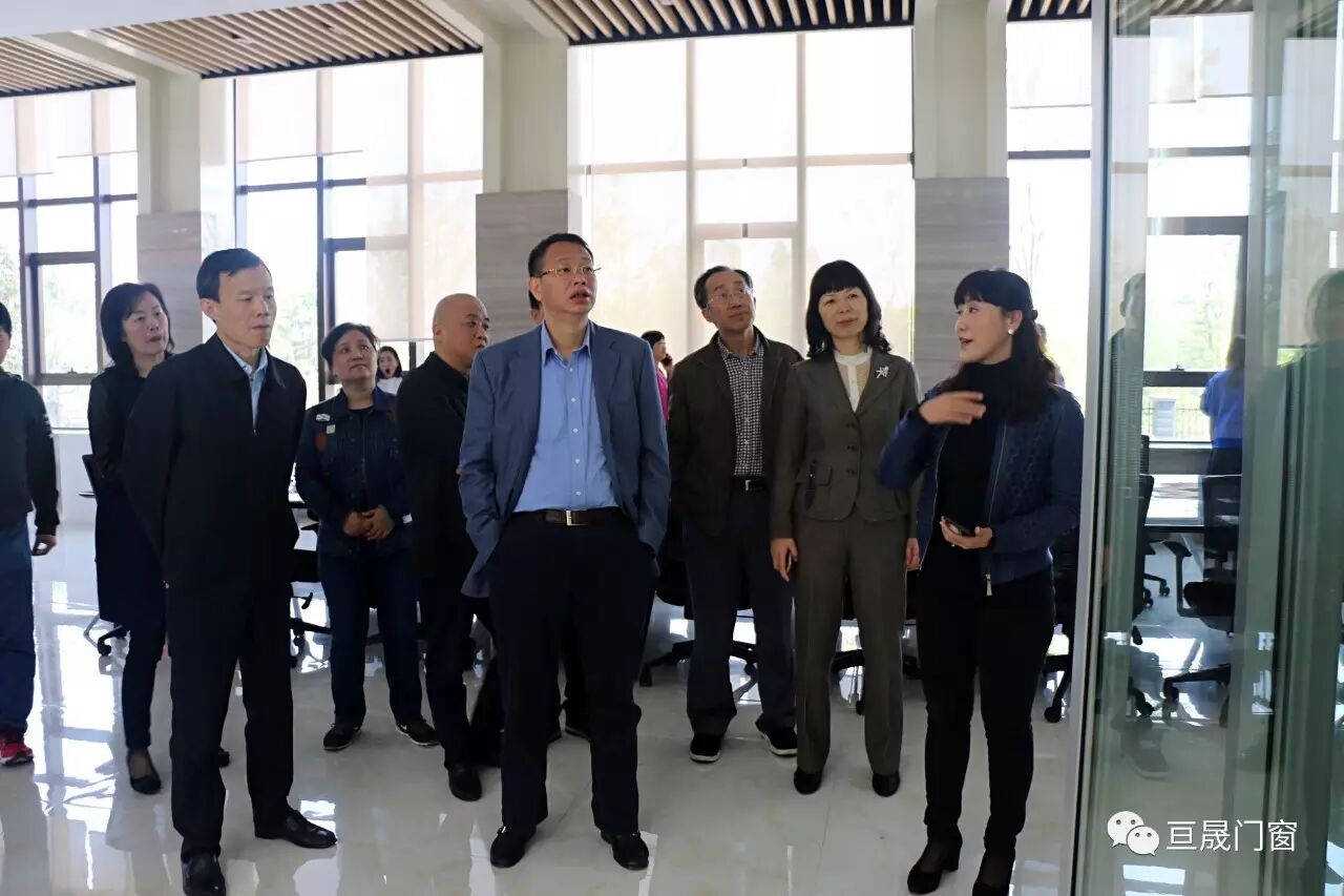 长沙市政协主席文树勋视察民建会员企业湖南亘晟门窗有限公司