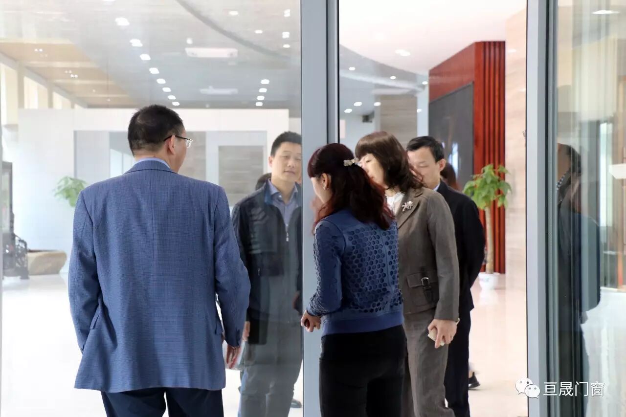 长沙市政协主席文树勋视察民建会员企业湖南亘晟门窗有限公司