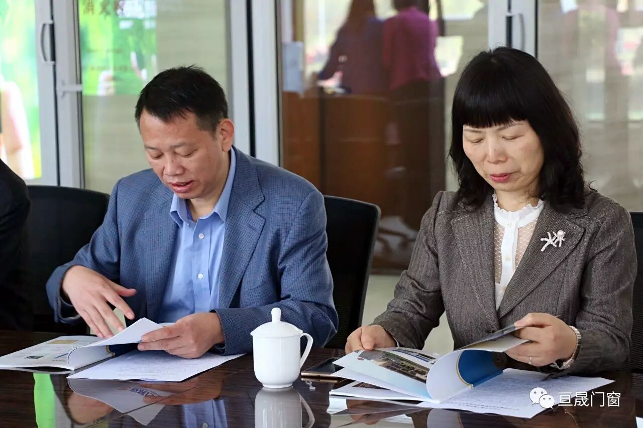 长沙市政协主席文树勋视察民建会员企业湖南亘晟门窗有限公司