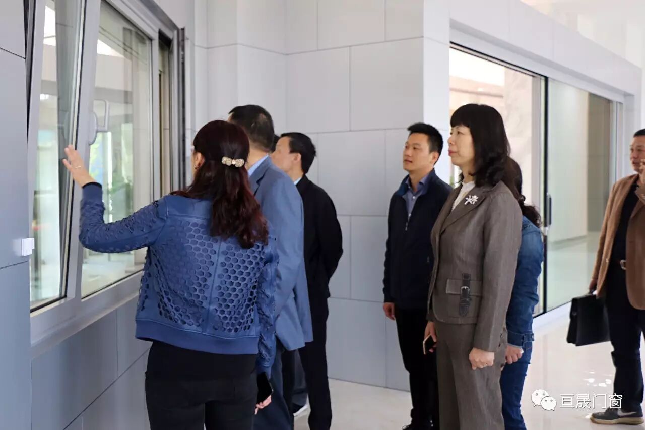 长沙市政协主席文树勋视察民建会员企业湖南亘晟门窗有限公司
