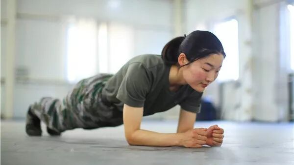 轻松挑战曲臂悬垂不是梦-广州恒康伟业教育科技有限
