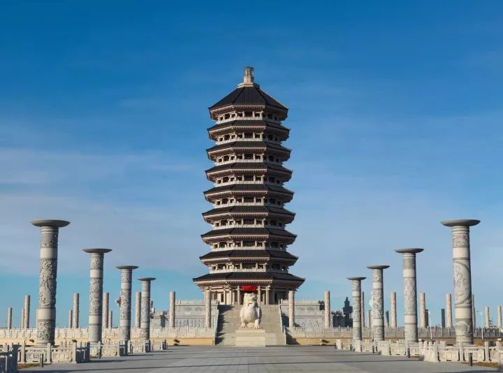 雷峰塔,峨眉金顶,桂林铜塔,灵隐铜殿,上百件标志性铜建筑让他成为"