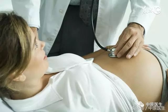 省钱!专家说上腹痛有很多种可能,育龄期女性首先排除怀孕