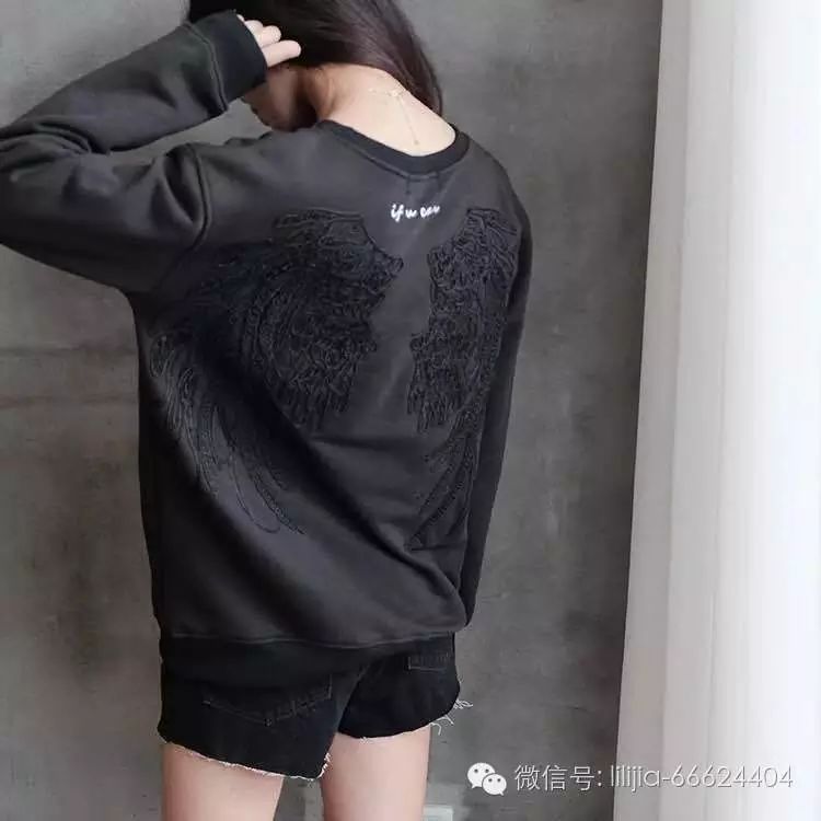 王子文是怎么穿上吴亦凡的衣服的?