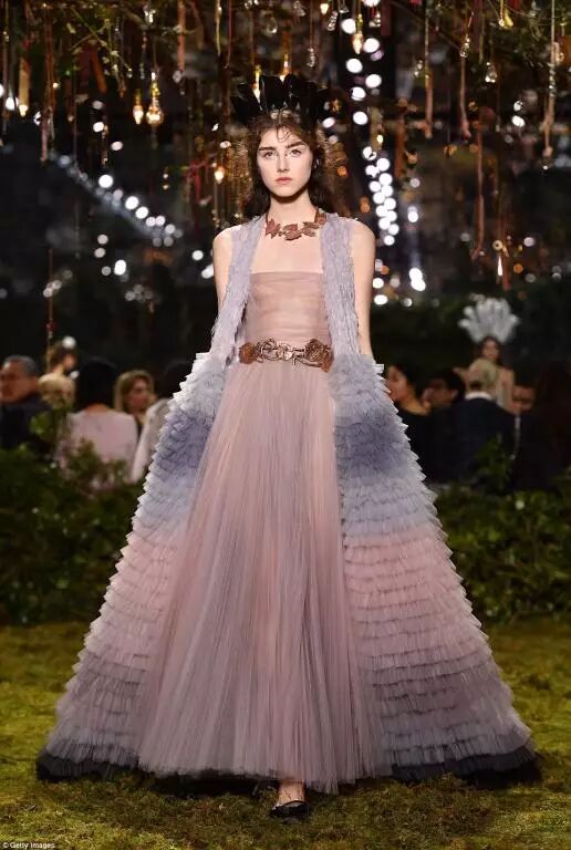 LV收购迪奥！这一切是这个法国最有钱男人在操控