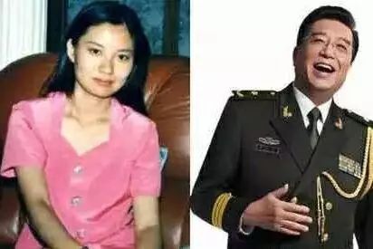 李双江的槽糠之妻是李双江在边疆认识的,名叫丁英,年轻时候的丁英也