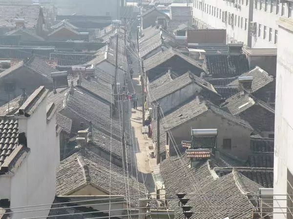 ayx爱游戏:扬州特色小镇⑰界首镇 ：大运河畔一颗耀眼的明珠　界首茶干驰名中外