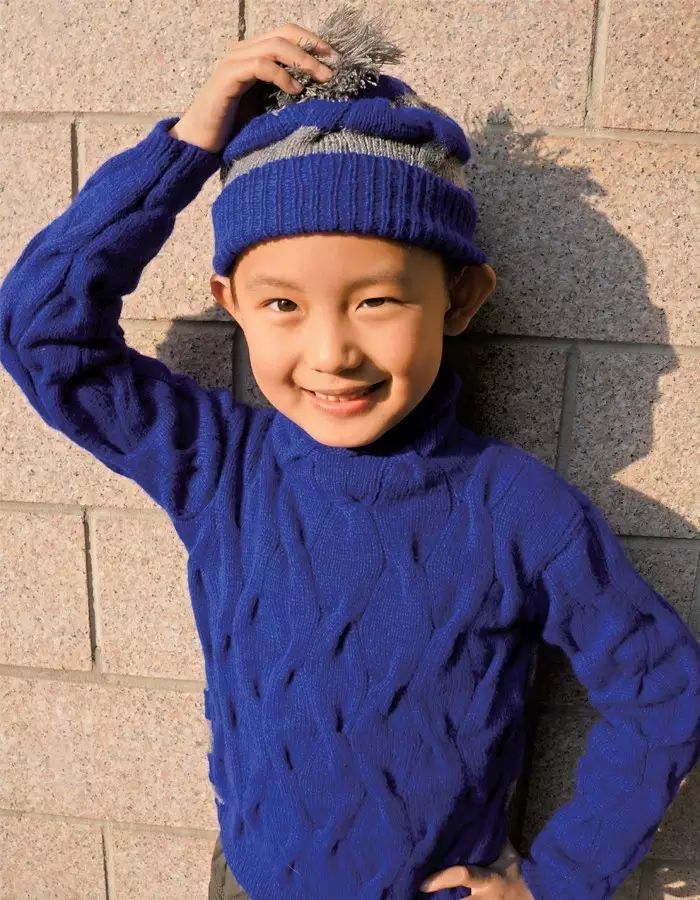 手工达人7岁男孩的棒针毛衣和帽子的织法!【苏州毛线