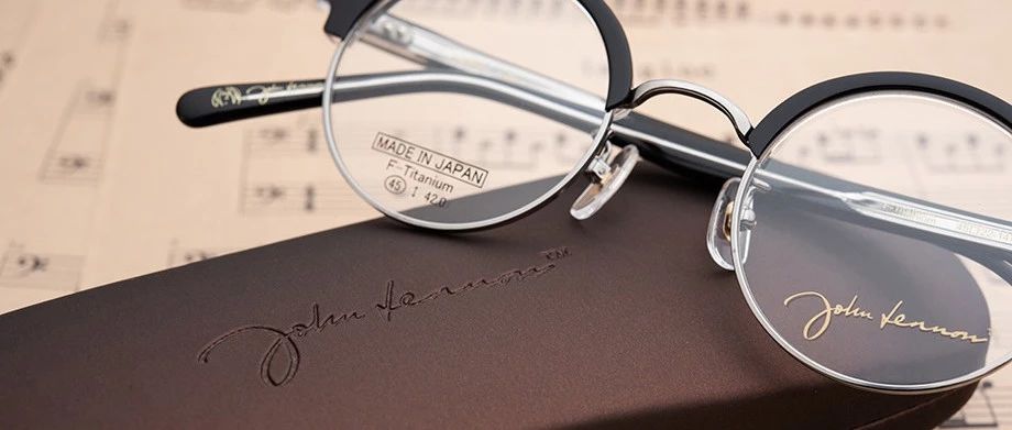 John Lennon—小圆框眼镜的代表性品牌
