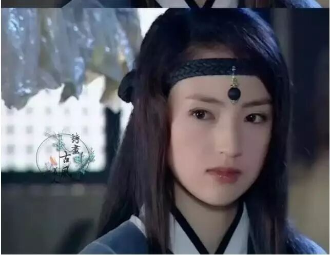 长相酷似佟丽娅,出道13年零绯闻的她,为爱淡出娱乐圈,如今34...