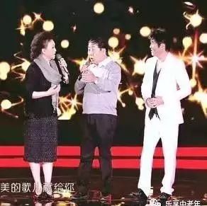 孙楠全家都是歌唱家!与父亲和姐姐同台演唱《我爱你中国+鸿雁》,实在太精彩了!