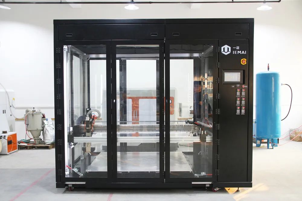 打印头500℃支持PEEK、PEI，一迈推出1.5米大型颗粒3D打印机