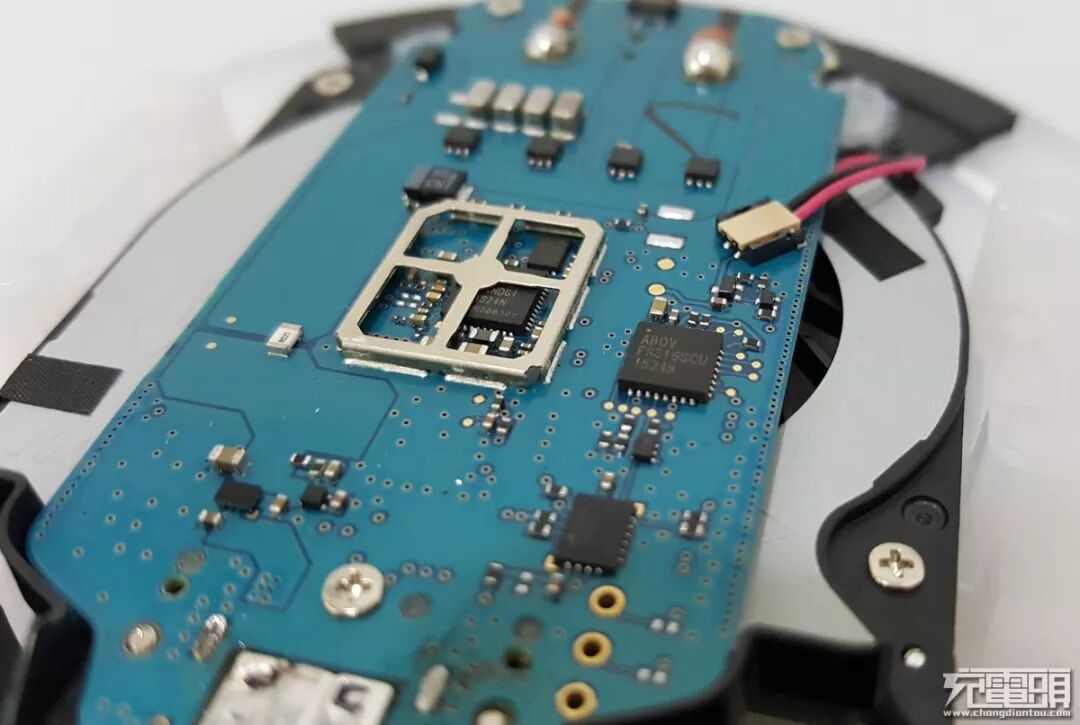 三星s7怎么无线充电_三星无线充电充电_三星无线充电拆解