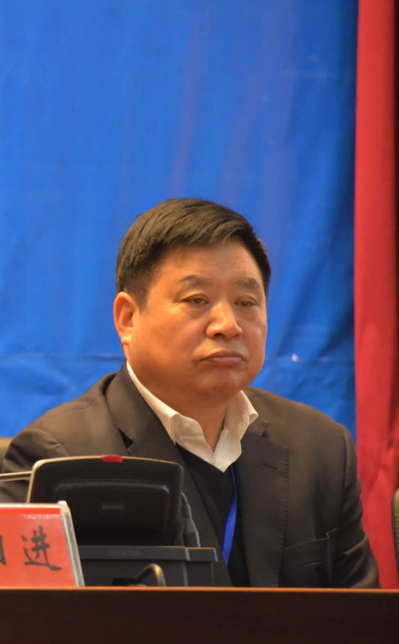无锡正大生物股份有限公司总裁叶峰先先生出席颁奖仪式并致辞.