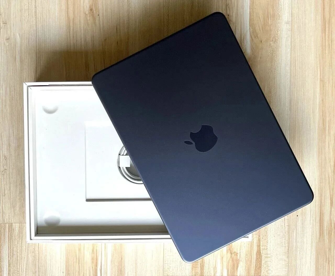 700刀的MacBook，把AWS服务器打趴下！DuckDB 实测MacBook Neo