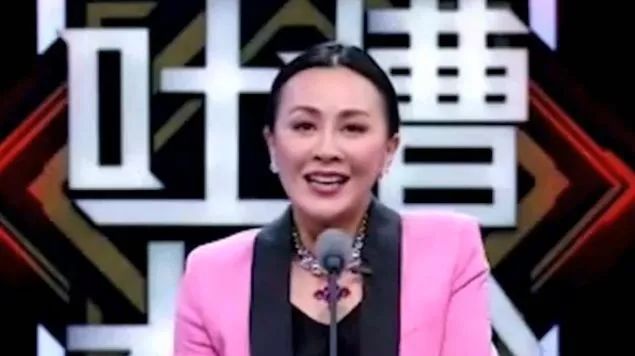 53岁刘嘉玲吐槽老公;回应被强吻:女人情商高,才是最得体的成熟