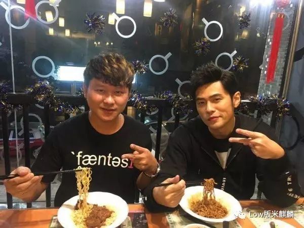 周杰伦最爱的11个夜市,刮风下雨他都会带昆凌去