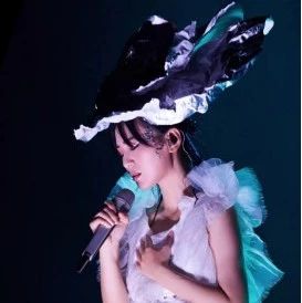 周笔畅2019LUNAR巡回演唱会,14年,湖南妹子周笔畅回长沙了!(福利)