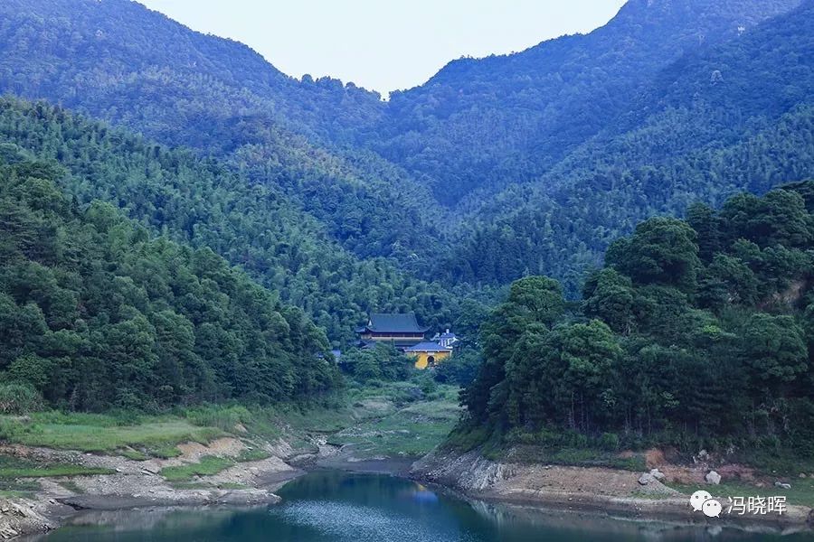 枧洼水库旁的慧日寺