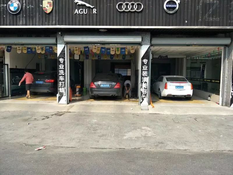 对面门店的老板对他说门店转给你吧汽修只有你们小拇指才做得好