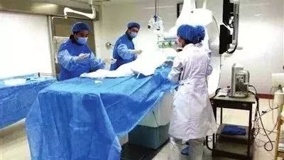 开辟绿色通道 急救心梗老人