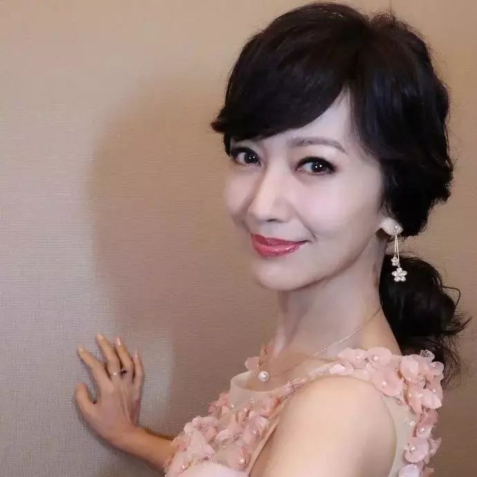 六十岁的赵雅芝、七十岁的郑少秋以及二十来岁的你