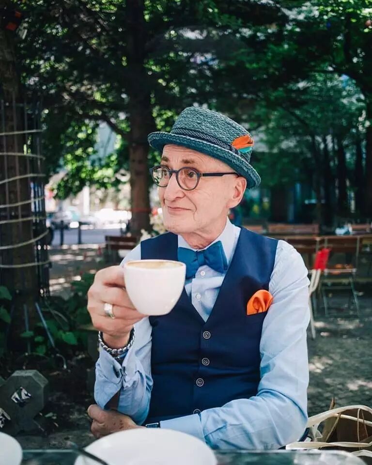 热帖：105岁老爷爷的朋友圈 这特么才叫生活···